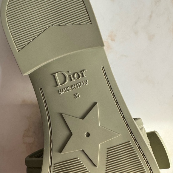Dior Dio(r)evolution Slide Sandal - Picture 9 of 9